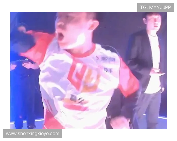 嘉玮在穿越火线中逆袭成长为战场最强狙击王牌的热血传奇 嘉玮在穿越火线中逆袭成长为战场最强狙击王牌的热血传奇