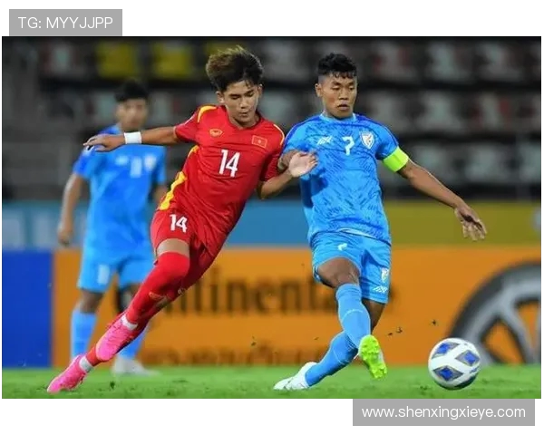 中国与伊朗足球对决出场阵容分析及战术解读