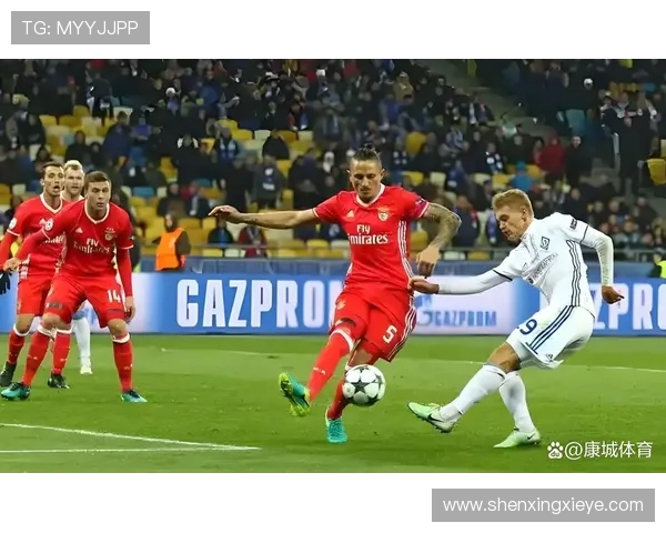 乌德勒支主场迎战兹沃勒期待精彩对决与胜利的争夺战